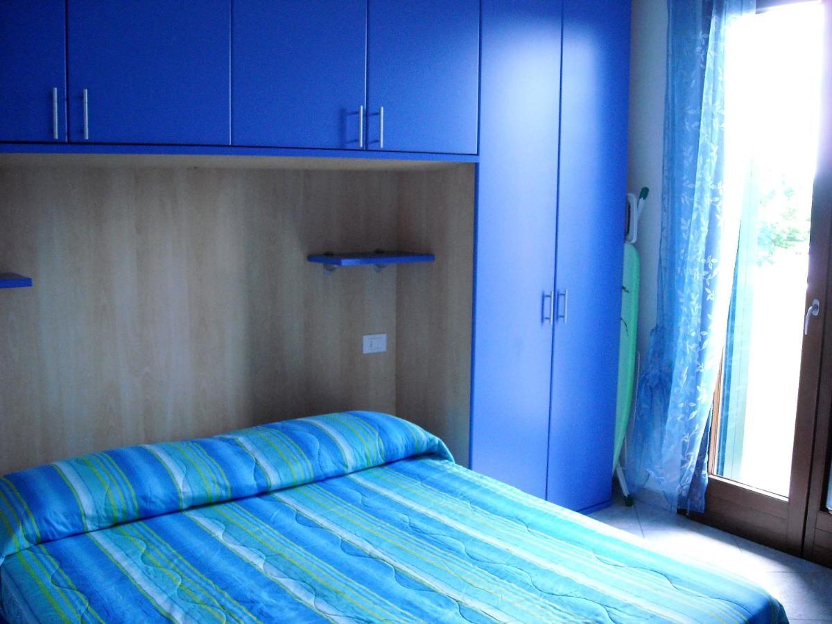 Hotel Apartments Villaggio Dei Fiori 4 Stars Luxury - Great Family Resort - Pet Friendly - With Hypermarket - Delivery Restaurant-Pizzeria - Room Breakfast With Supplement - Ultra Fast Wi-Fi - Play Area For Children - Olympic Swimming Pool - Parking Caorle Dış mekan fotoğraf
