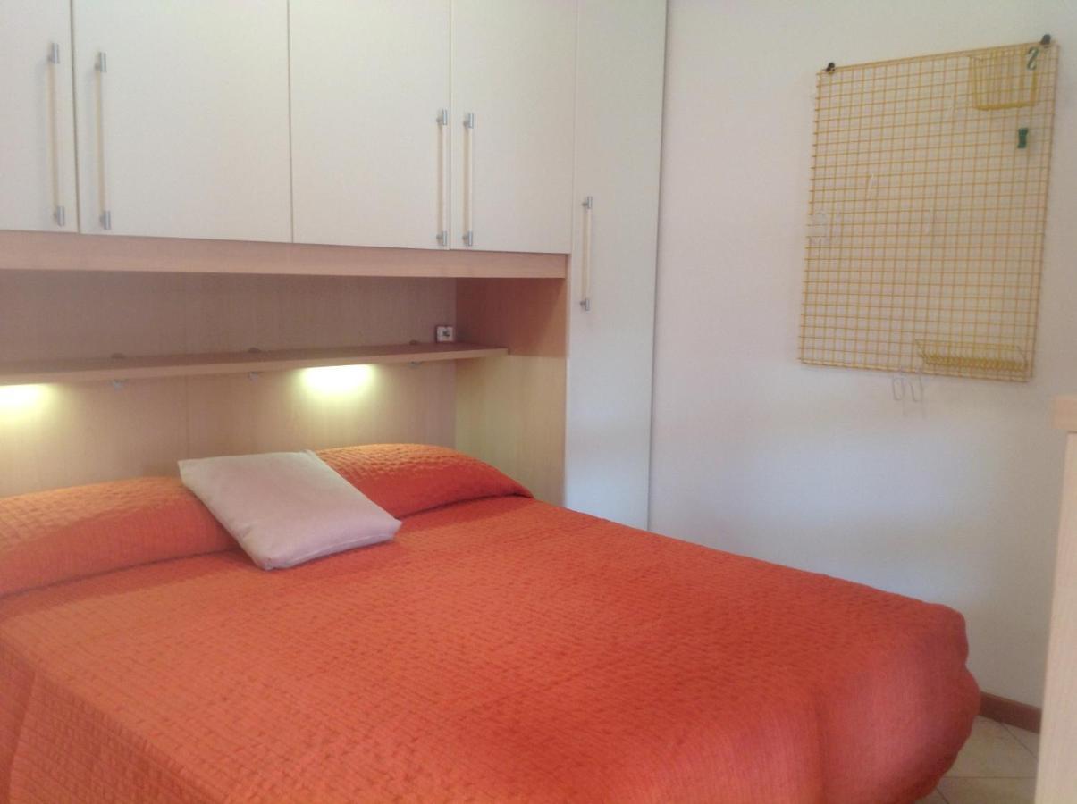 Hotel Apartments Villaggio Dei Fiori 4 Stars Luxury - Great Family Resort - Pet Friendly - With Hypermarket - Delivery Restaurant-Pizzeria - Room Breakfast With Supplement - Ultra Fast Wi-Fi - Play Area For Children - Olympic Swimming Pool - Parking Caorle Dış mekan fotoğraf