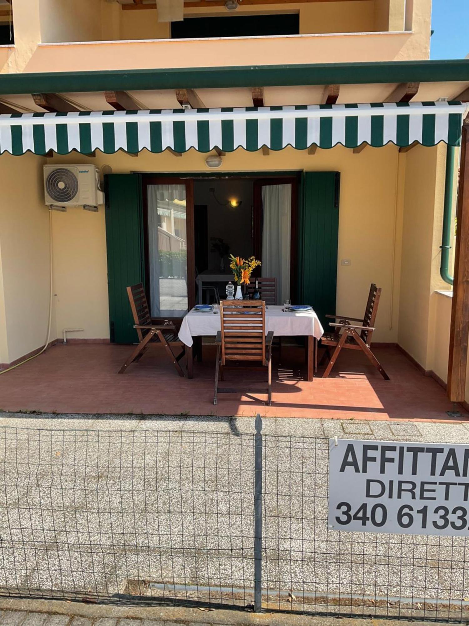 Hotel Apartments Villaggio Dei Fiori 4 Stars Luxury - Great Family Resort - Pet Friendly - With Hypermarket - Delivery Restaurant-Pizzeria - Room Breakfast With Supplement - Ultra Fast Wi-Fi - Play Area For Children - Olympic Swimming Pool - Parking Caorle Dış mekan fotoğraf