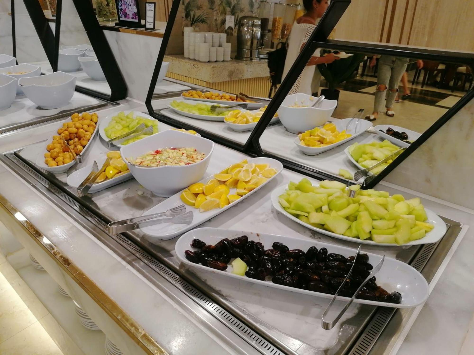 Hotel Apartments Villaggio Dei Fiori 4 Stars Luxury - Great Family Resort - Pet Friendly - With Hypermarket - Delivery Restaurant-Pizzeria - Room Breakfast With Supplement - Ultra Fast Wi-Fi - Play Area For Children - Olympic Swimming Pool - Parking Caorle Dış mekan fotoğraf
